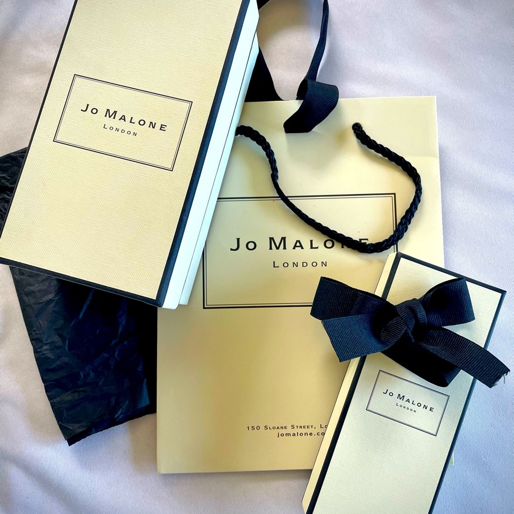 2 Joe Malone boxes, 1 bag, 1 tissue paper